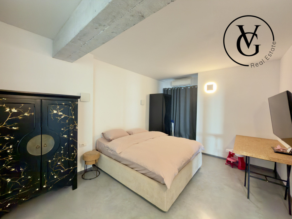 Apartament generos 3 camere- frontal mare - prima linie-parcare 