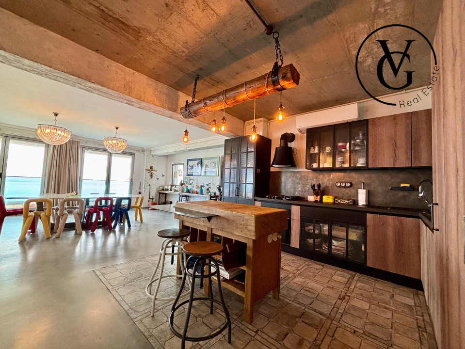 Apartament exclusivist 3 camere – vedere frontală la mare – prima linie – parca