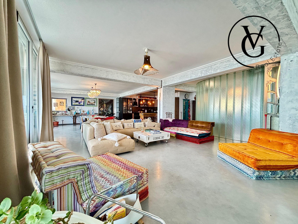 Apartament exclusivist 3 camere – vedere frontală la mare – prima linie – parca