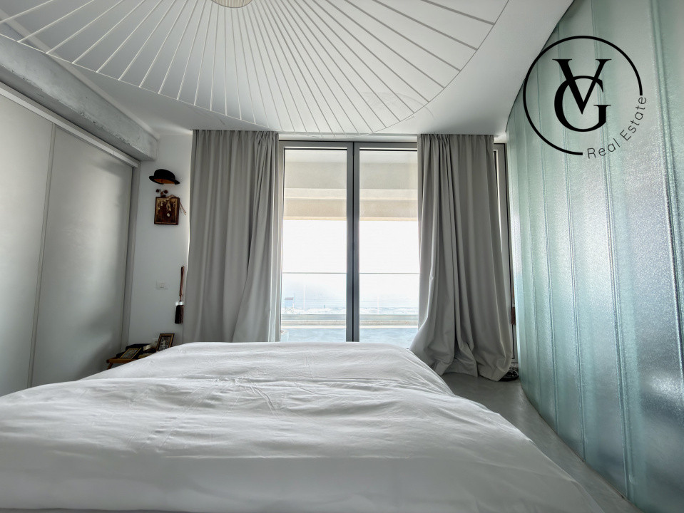 Apartament exclusivist 3 camere – vedere frontală la mare – prima linie – parca