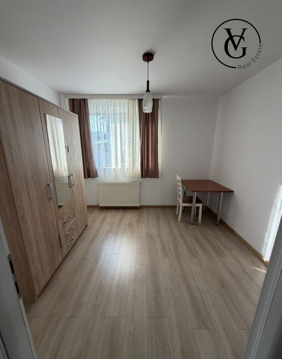 Apartament 4 camere - Titan - Centrala proprie