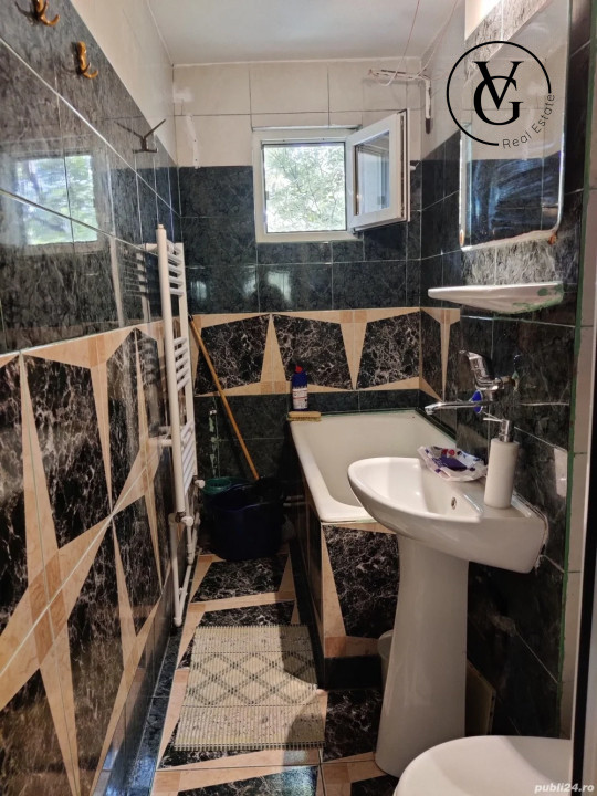 Apartament cu 3 camere + centrala proprie - Constanta