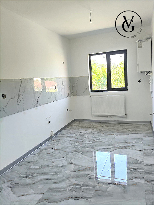 Casa la sol, 4 camere - 253 mp - Navodari