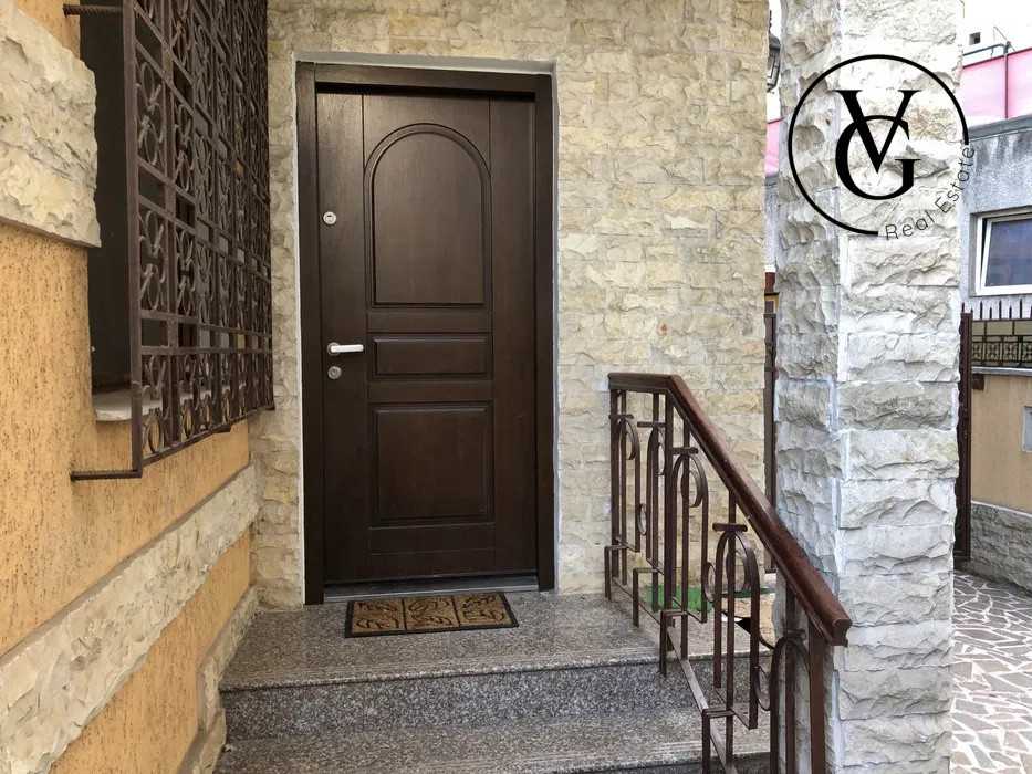 Apartament 4 camere | Curte privata | Loc parcare