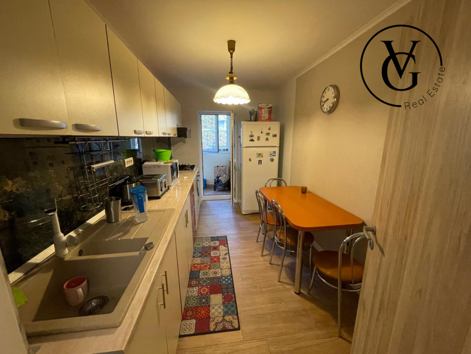 Apartament 4 camere zona Victoria