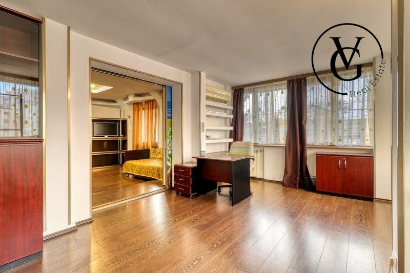 Apartament 200mp, 4 Camere _Pta Vctoriei -Loc de parcare