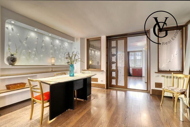 Apartament 200mp, 4 Camere _Pta Vctoriei -Loc de parcare