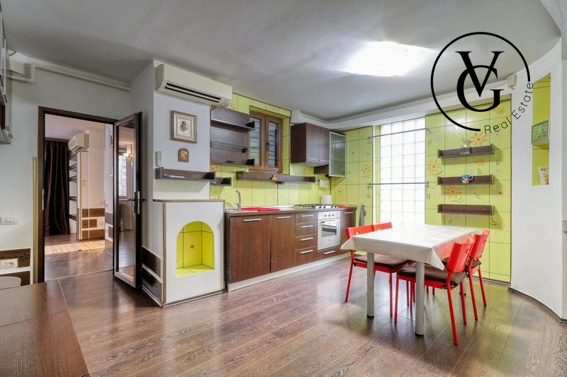 Apartament 200mp, 4 Camere _Pta Vctoriei -Loc de parcare