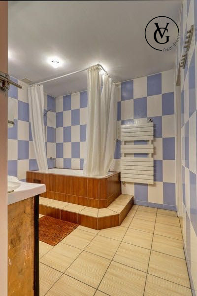 Apartament 200mp, 4 Camere _Pta Vctoriei -Loc de parcare