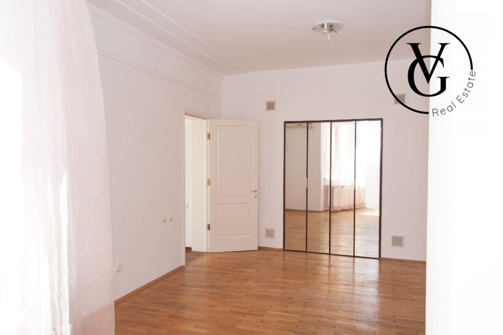 Vila Interbelica renovata - Zona Berzei-Pta Victoriei