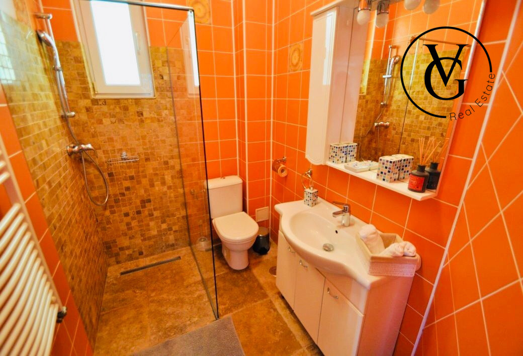 Vila P+2 cu vedere la mare Mamaia Nord / Scoica Land