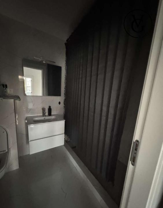 decomandat, NOU, 2 bai , parcare subterana, Apărătorii Patriei