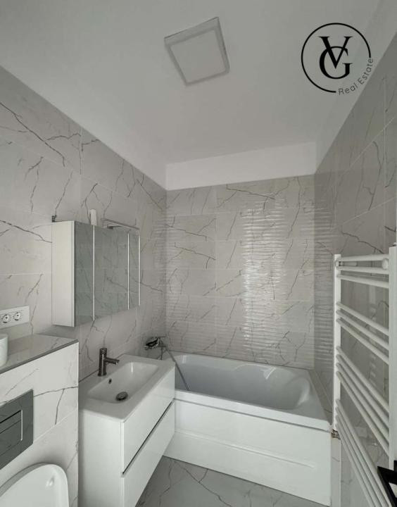 decomandat, NOU, 2 bai , parcare subterana, Apărătorii Patriei