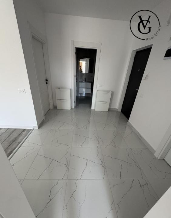 decomandat, NOU, 2 bai , parcare subterana, Apărătorii Patriei