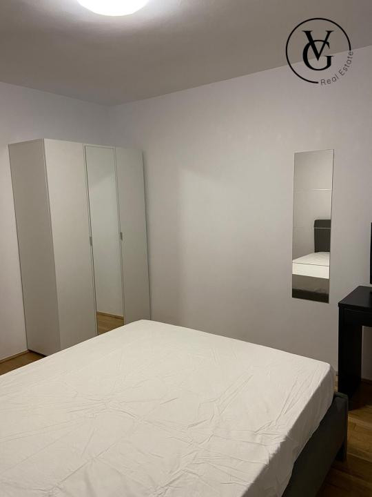 Apartament 3 camere - Apărătorii Patriei - Centrala Proprie