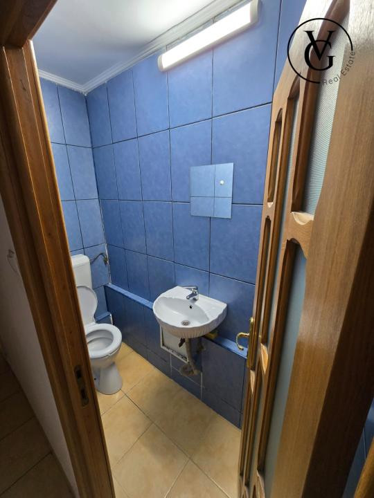Apartament 3 camere - Apărătorii Patriei - Centrala Proprie