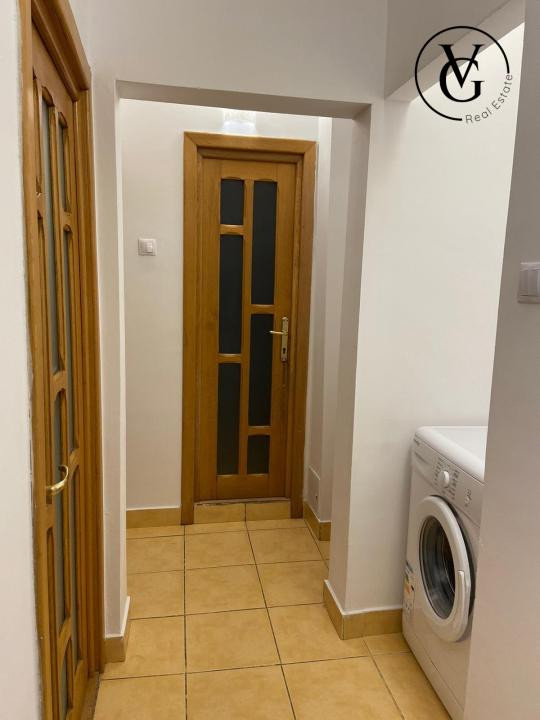 Apartament 3 camere - Apărătorii Patriei - Centrala Proprie