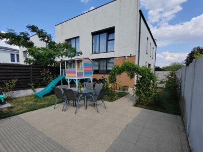 Vila 3 camere Tunari