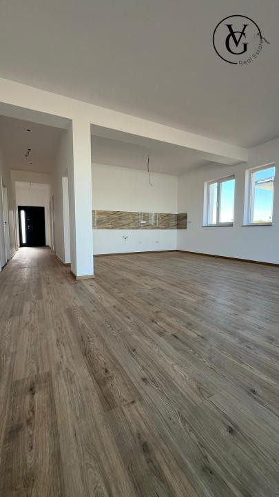 Casa individuala 5 camere Tunari 