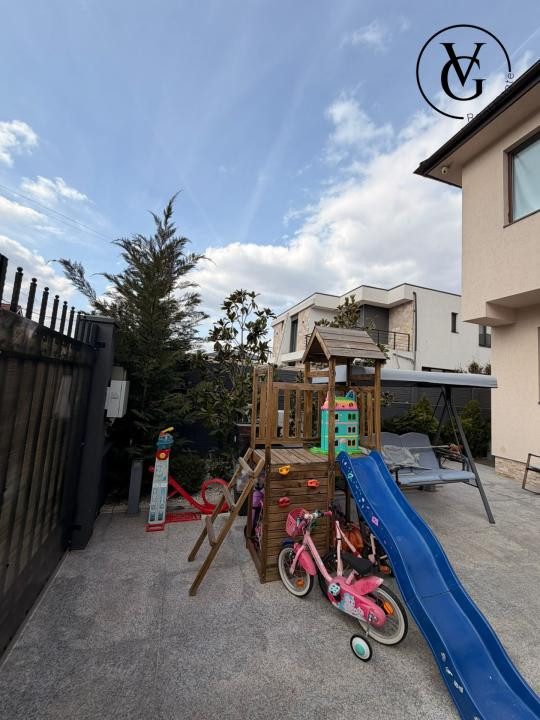 Vila 4 camere Matei Milo | sistem fotovoltaic de 10kW cu baterie de stocare 10Kw