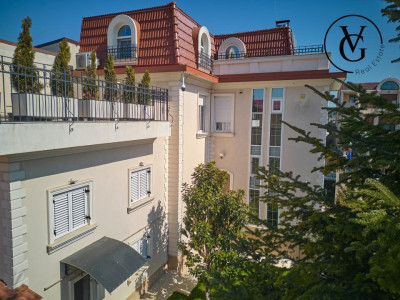 Vilă elegantă cu grădină și terasă – zonă liniștită, Centru 