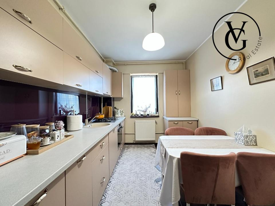 Apartament modern - 2 camere - decomandat - zona KM 5 