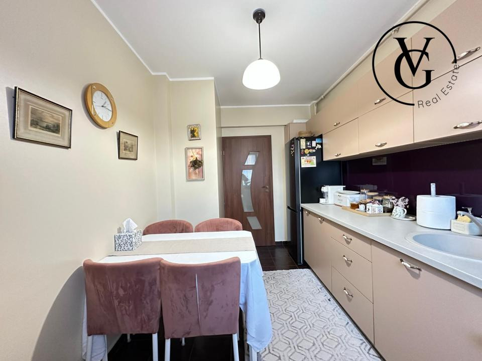 Apartament modern - 2 camere - decomandat - zona KM 5 