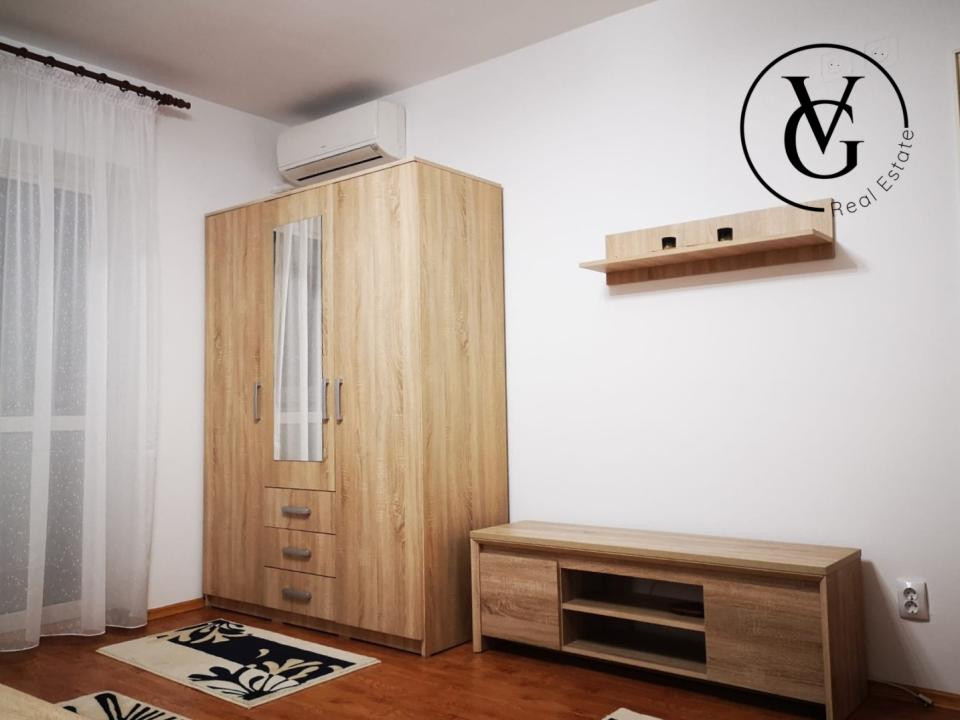 Garsoniera cu bucatarie separata - Zona Centrala - Bd. Unirii