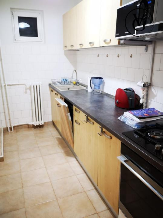 Garsoniera cu bucatarie separata - Zona Centrala - Bd. Unirii