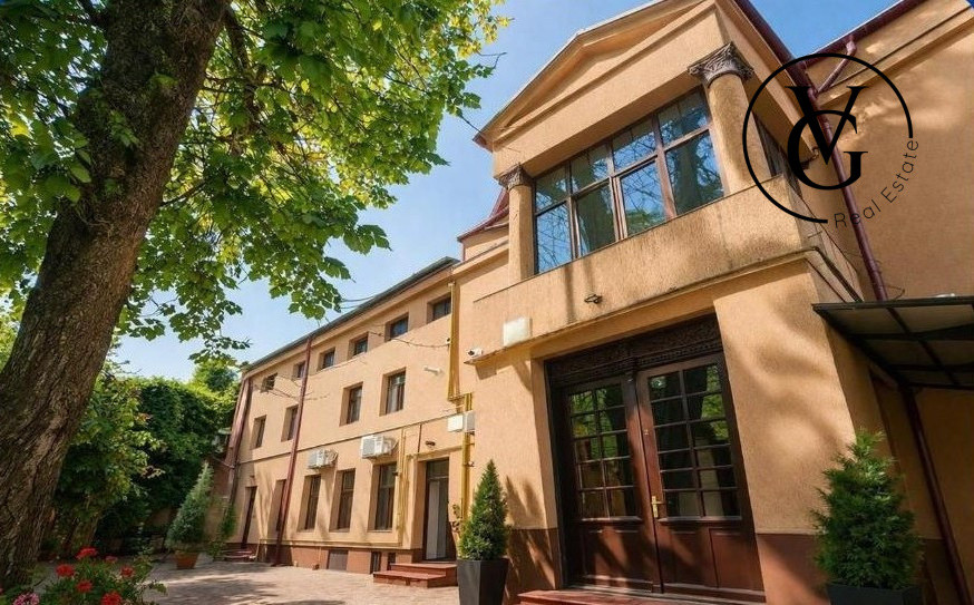 Cladire cu 9 unitati de cazare - Zona Armeneasca 