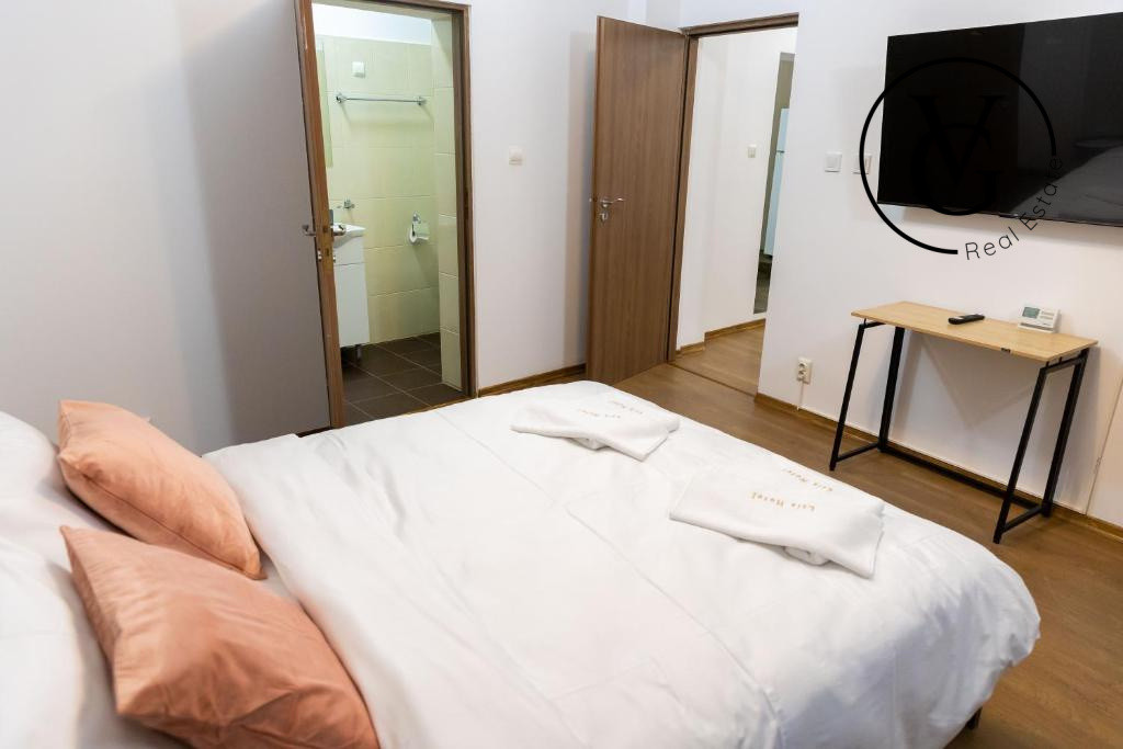 Cladire cu 9 unitati de cazare - Zona Armeneasca 