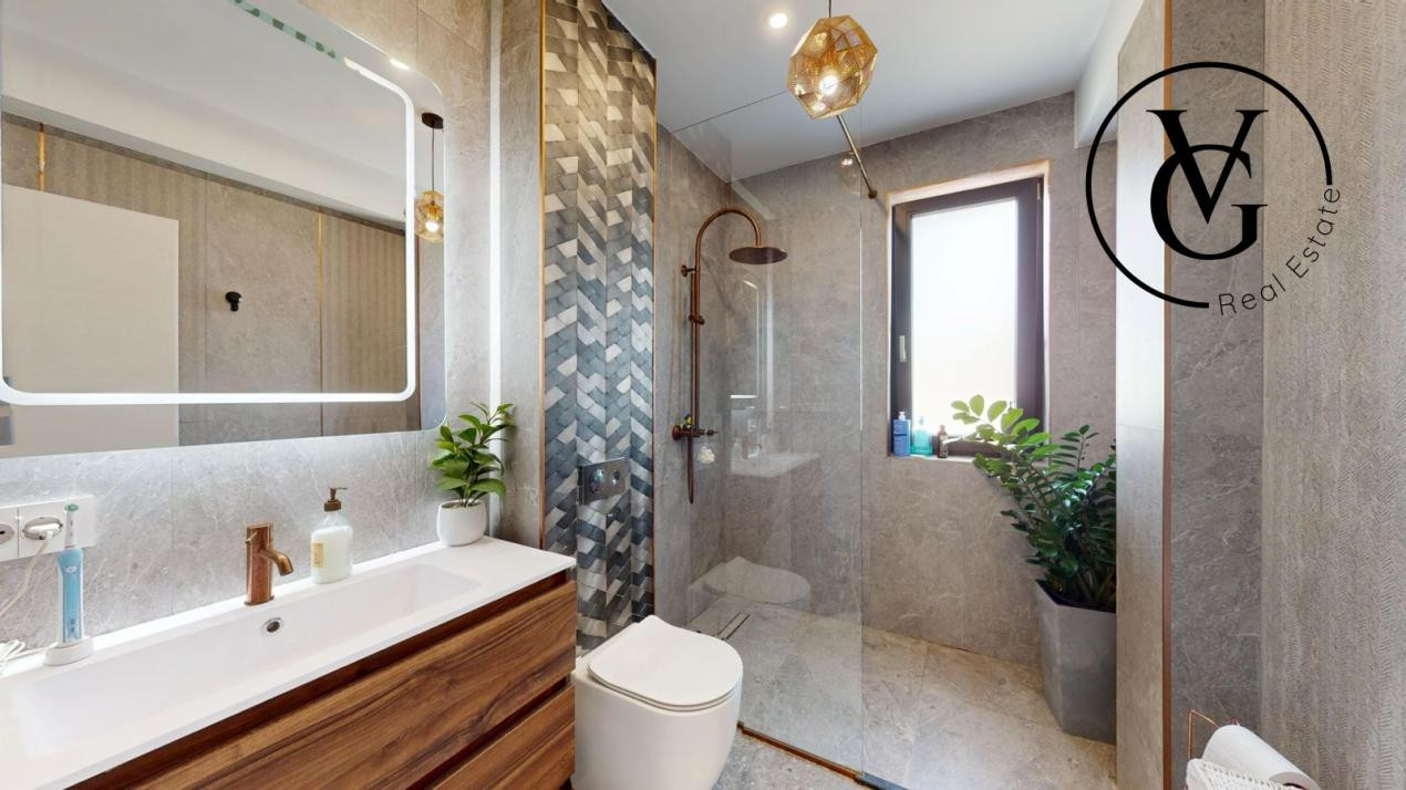 Vila 5 camere cu piscina | Panouri solare 10kw