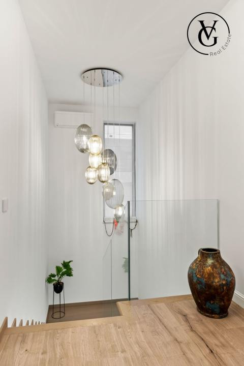 Vila 5 camere cu piscina | Panouri solare 10kw