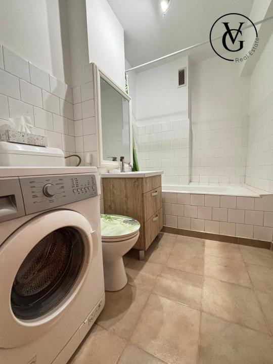 Garsoniera cu bucatarie separata - Zona Centrala - Bd. Unirii