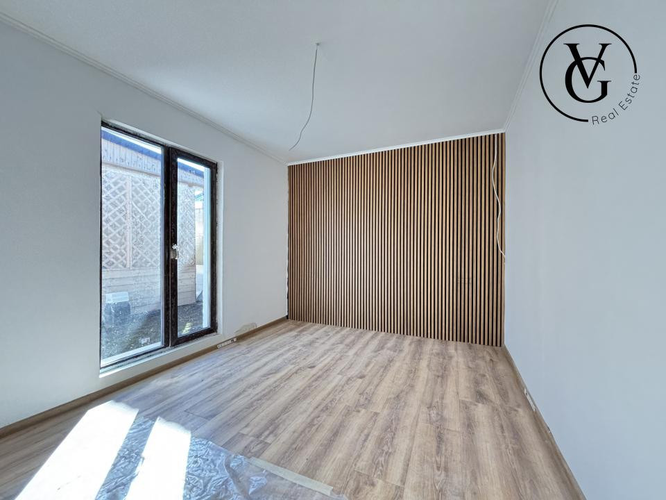 Casa la sol | 4 camere - teren 317 mp | vedere catre lac - Navodari