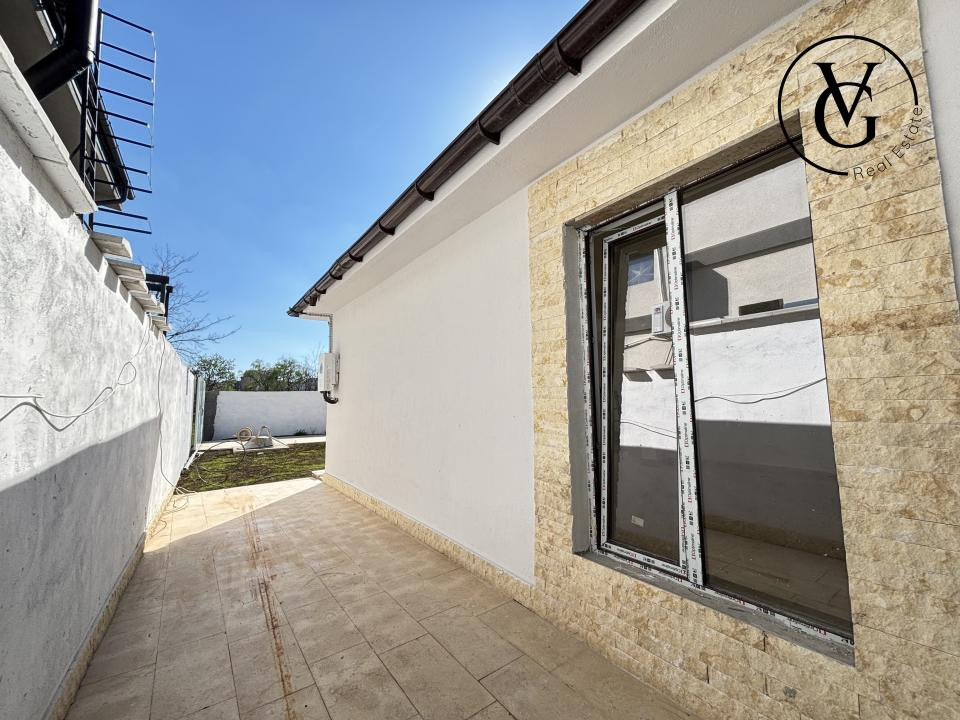 Casa la sol | 4 camere - teren 317 mp | vedere catre lac - Navodari