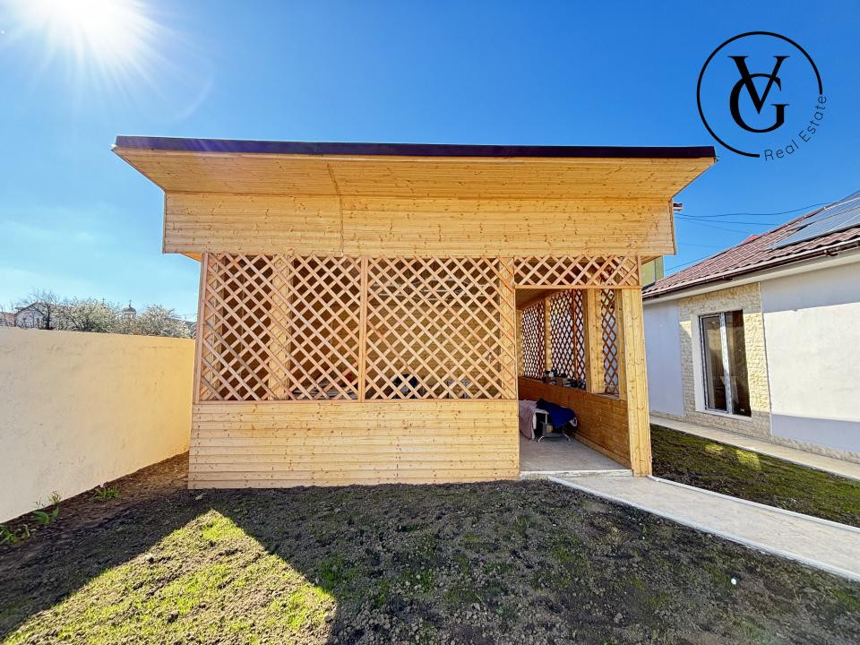 Casa la sol | 4 camere - teren 317 mp | vedere catre lac - Navodari