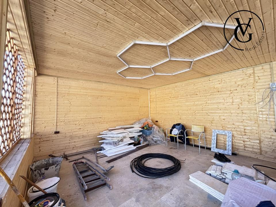 Casa la sol | 4 camere - teren 317 mp | vedere catre lac - Navodari