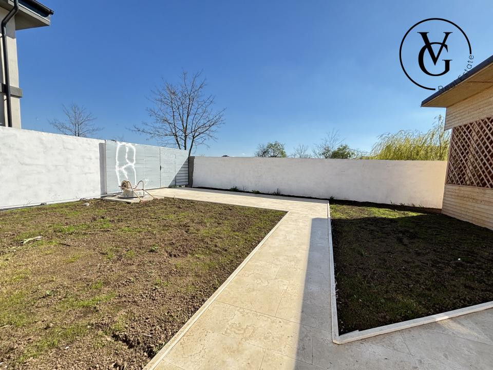 Casa la sol | 4 camere - teren 317 mp | vedere catre lac - Navodari