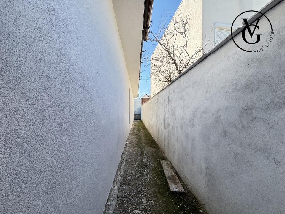 Casa la sol | 4 camere - teren 317 mp | vedere catre lac - Navodari