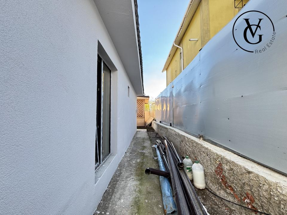 Casa la sol | 4 camere - teren 317 mp | vedere catre lac - Navodari