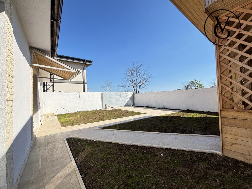 Casa la sol | 4 camere - teren 317 mp | vedere catre lac - Navodari