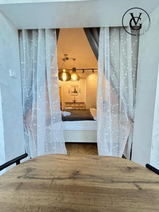 Apartament 4 camere - Zona Universitate - Ideal Investitie  