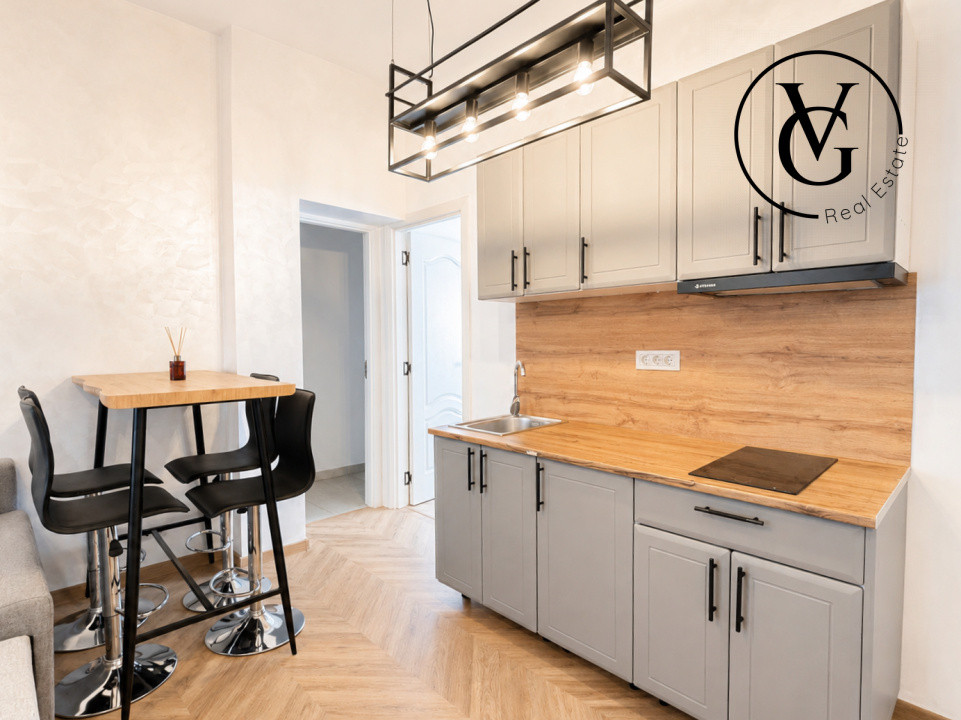 Apartament 5 camere - Zona Universitate - Ideal Investitie  