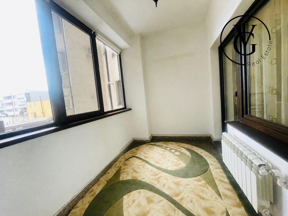 Apartament 3 camere modern  - zona Casa de Cultura 