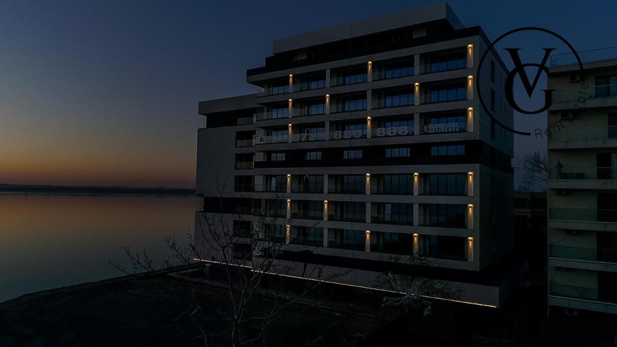 Apartament 2 camere - vedere frontala catre lac - Private Lake