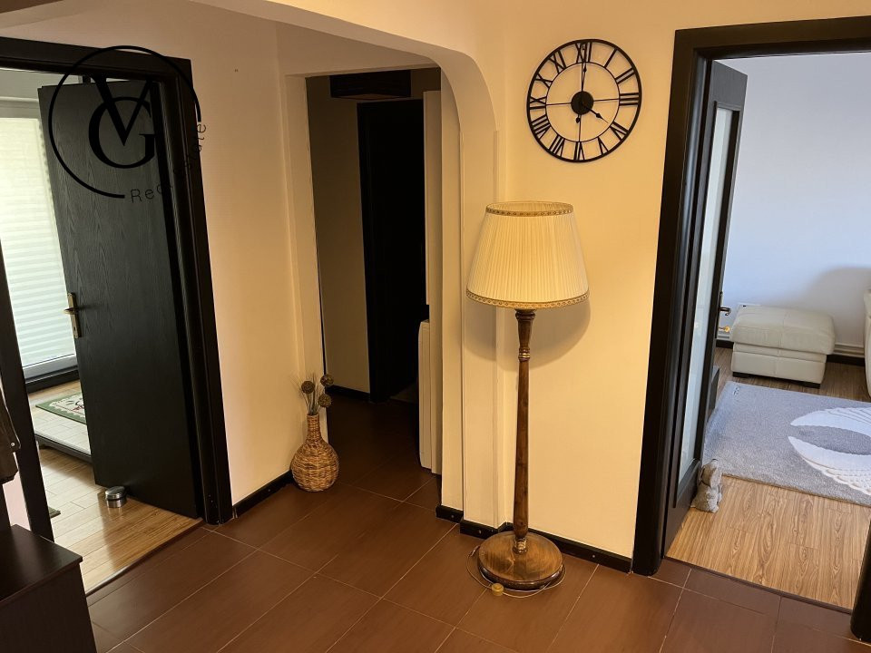 Apartament 3 camere | centrală | loc de parcare privat | Inel II