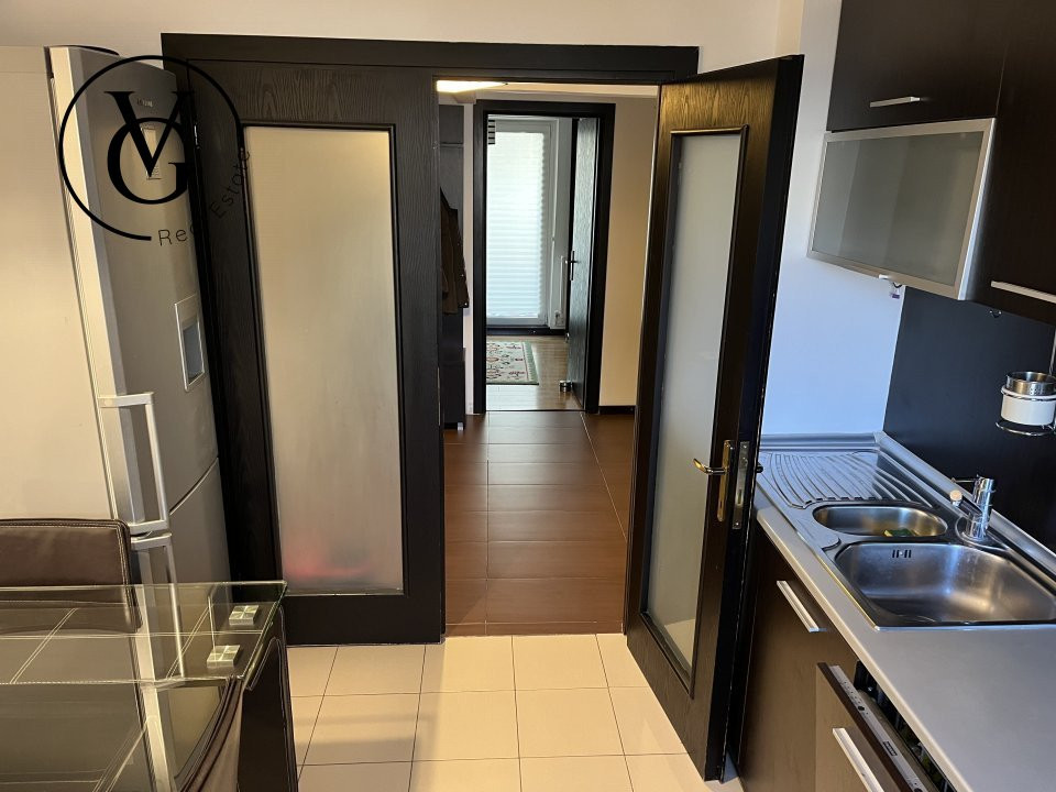 Apartament 3 camere | centrală | loc de parcare privat | Inel II