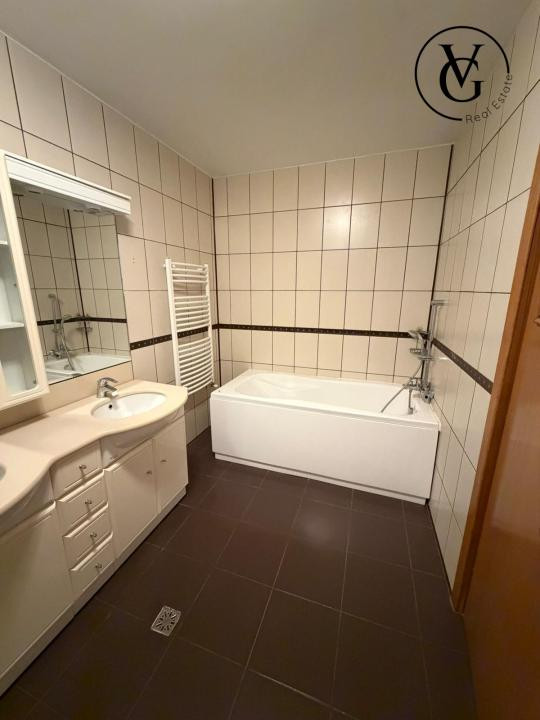 Casa de inchiriat D+ P+1+ Mansarda | Lacul Tei | 6 camere | Garaj 