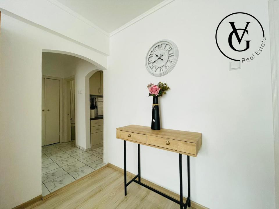 Apartament 2 camere modern - zona Centru - centrala proprie